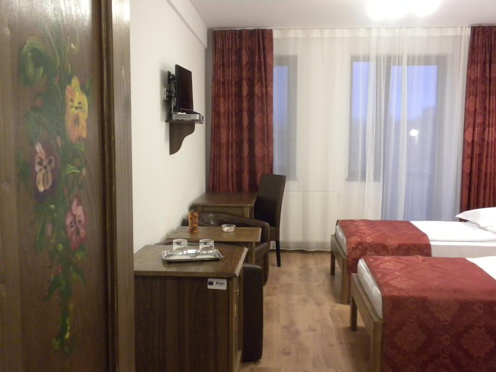 Pensiunea Cetatea Craiului Rîşnov Kamer foto